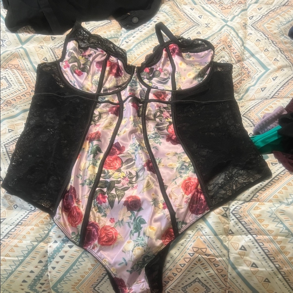 Torrid Floral Lace Bodysuit - Black and Pink